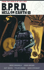 B.P.R.D. (TPB): Hell on Earth Omnibus Volume 1. 