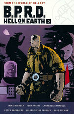 B.P.R.D. (TPB): Hell on Earth Omnibus Volume 5. 